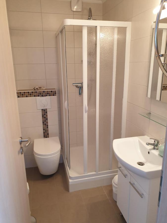 Ferienwohnung Julia Emden Bagian luar foto